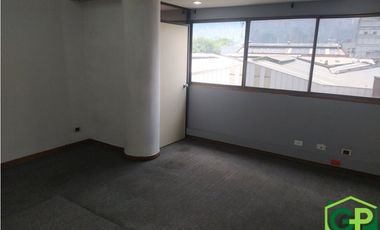 ARRIENDO OFICINA EN GUAYABAL
