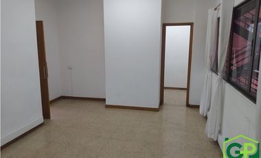 ARRIENDO OFICINA EN GUAYABAL