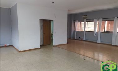 ARRIENDO OFICINA EN GUAYABAL