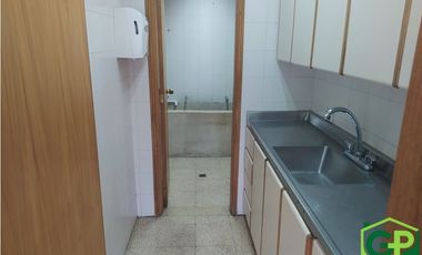 ARRIENDO OFICINA EN GUAYABAL