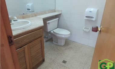ARRIENDO OFICINA EN GUAYABAL