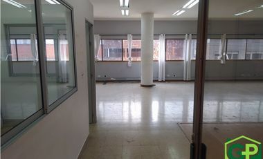 ARRIENDO OFICINA EN GUAYABAL