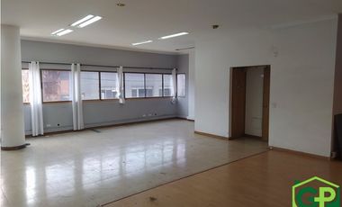 ARRIENDO OFICINA EN GUAYABAL