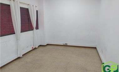 ARRIENDO OFICINA EN GUAYABAL