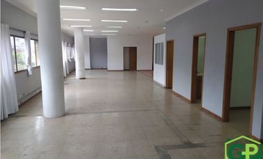 ARRIENDO OFICINA EN GUAYABAL