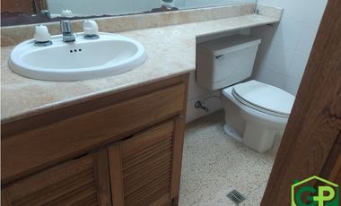 ARRIENDO OFICINA EN GUAYABAL