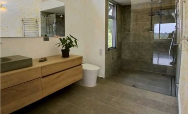 Venta casa en Llanogrande oriente atioqueño