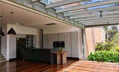 Venta casa en Llanogrande oriente atioqueño
