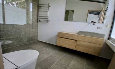 Venta casa en Llanogrande oriente atioqueño