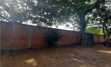 SE VENDE LOTE VIA LA PEDREGOZA