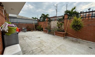 Casa en venta / permuta en conjunto residencial - Las Mercedes Palmira