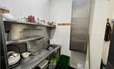 Se Vende Local Comercial Con Establecimiento - La Tebaida