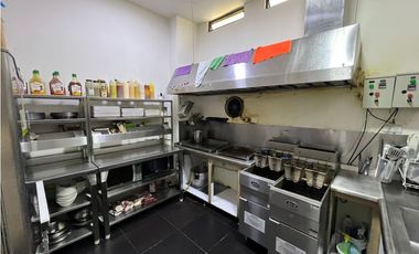 Se Vende Local Comercial Con Establecimiento - La Tebaida