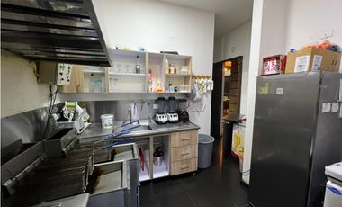 Se Vende Local Comercial Con Establecimiento - La Tebaida
