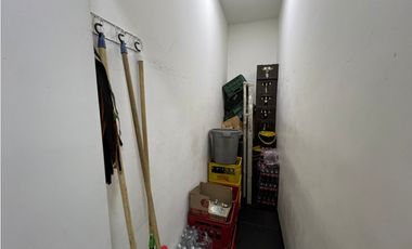 Se Vende Local Comercial Con Establecimiento - La Tebaida