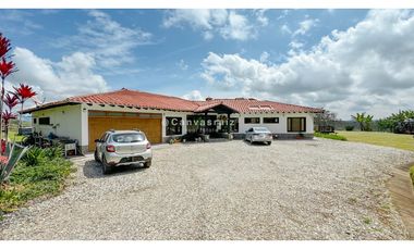Casa Campestre en Parcelación Sector Aeropuerto
