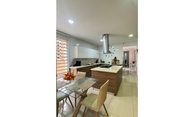 ARRIENDO ESPECTACULAR APARTAMENTO EN SECTOR DEL GOLF