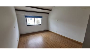 ARRIENDO PARA OFICINA CASA ILARCO EN CALLE CERRADA, 2 NIVELES