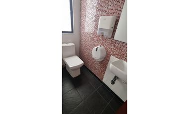 ARRIENDO PARA OFICINA CASA ILARCO EN CALLE CERRADA, 2 NIVELES