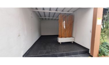 ARRIENDO PARA OFICINA CASA ILARCO EN CALLE CERRADA, 2 NIVELES