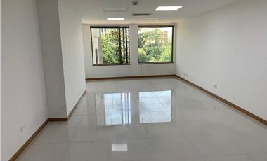 SE VENDE O SE ARRIENDA OFICINA POBLADO