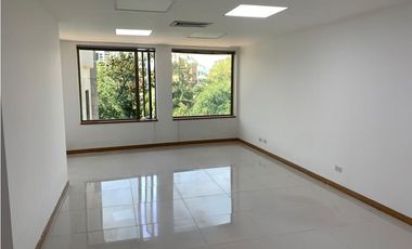 SE VENDE O SE ARRIENDA OFICINA POBLADO