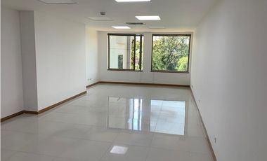 SE VENDE O SE ARRIENDA OFICINA POBLADO