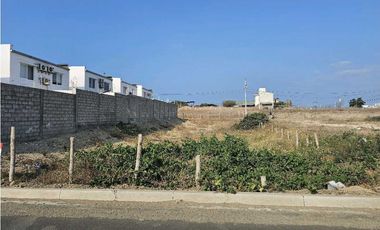 Barrio Jesus de Nazareth, vendo amplio terreno