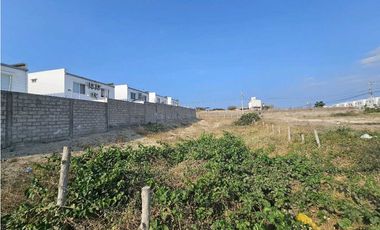 Barrio Jesus de Nazareth, vendo amplio terreno