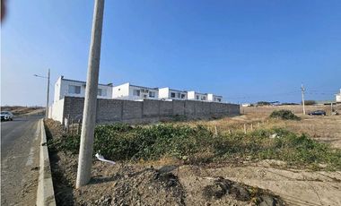 Barrio Jesus de Nazareth, vendo amplio terreno