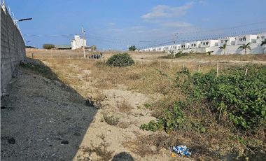 Barrio Jesus de Nazareth, vendo amplio terreno