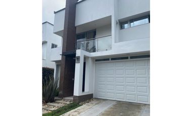 Venta de casa en el Retiro