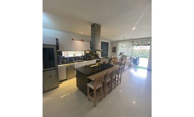 Venta de casa en el Retiro