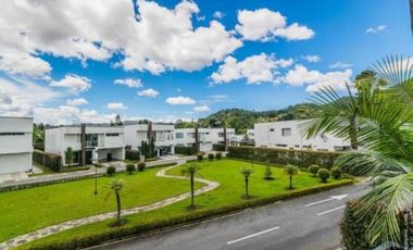 Venta de casa en el Retiro