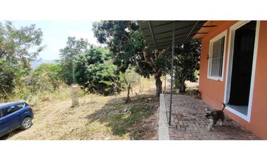 Casalote de 1600 M2 en 185 mill en La Mesa Cund, a 12 min del pueblo