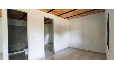 Casalote de 1600 M2 en 185 mill en La Mesa Cund, a 12 min del pueblo