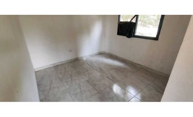Casalote de 1600 M2 en 185 mill en La Mesa Cund, a 12 min del pueblo