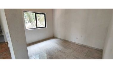 Casalote de 1600 M2 en 185 mill en La Mesa Cund, a 12 min del pueblo