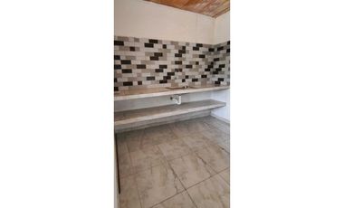 Casalote de 1600 M2 en 185 mill en La Mesa Cund, a 12 min del pueblo