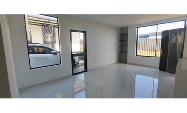 Venta de casas urbanas de 250 M2 en 460 mill en La Mesa Cund