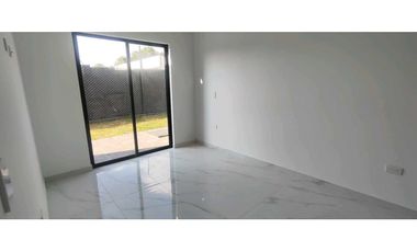 Venta de casas urbanas de 250 M2 en 460 mill en La Mesa Cund