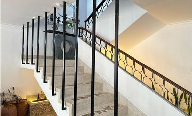 Casa en Venta 2do Parque Laureles Medellín