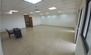 OFICINA 82 M2 EN ARRIENDO, AV. EL DORADO, ZONA EMPRESARIAL