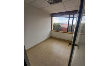 OFICINA 82 M2 EN ARRIENDO, AV. EL DORADO, ZONA EMPRESARIAL