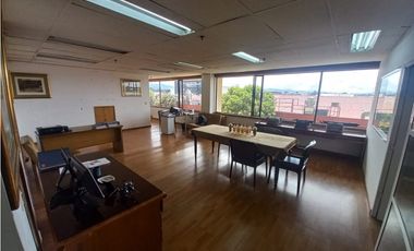 OFICINA EN ARRIENDO, AV. EL DORADO, SECTOR EMPRESARIAL