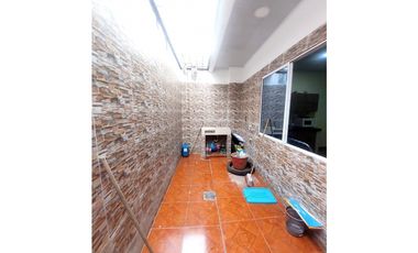 VENTA DE CASA DE TRES PISOS B/JUAN XXIII DE MONTERIA