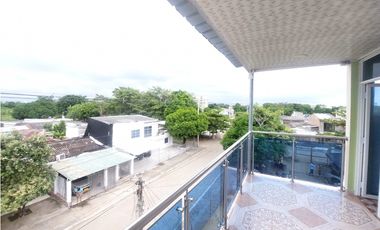 VENTA DE CASA DE TRES PISOS B/JUAN XXIII DE MONTERIA