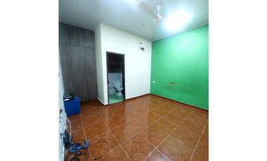 VENTA DE CASA DE TRES PISOS B/JUAN XXIII DE MONTERIA