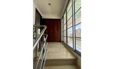 VENTA DE CASA LUJOSA  EN BARRIO LA CASTELLANA