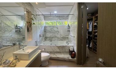 VENTA DE CASA LUJOSA  EN BARRIO LA CASTELLANA
